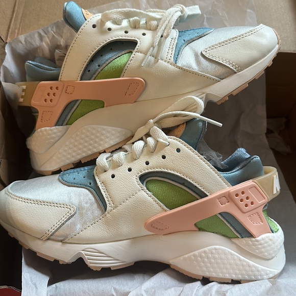 Nike Air Huarache SE. BRAND NEW. - Picture 7 of 10